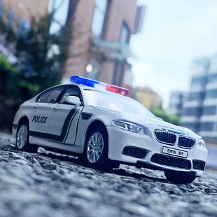马珂垯五寸马丁美式 警车合金模型回力开门M5跑车兰博飓风金属盒装