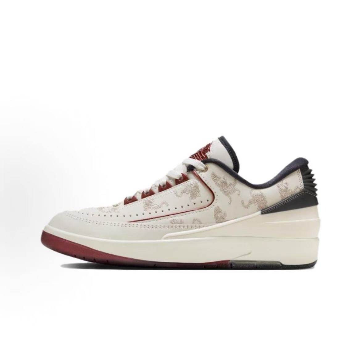 耐克Air Jordan 2 Low AJ2白红刺绣龙年复古篮球鞋FJ5736-100躁动