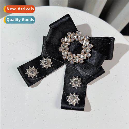 Korean retro alloy rhinestone shirt corsage premium sense ni