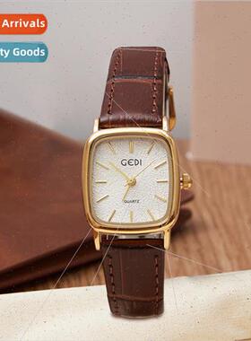 Exquise small high-color value women watch small square suga