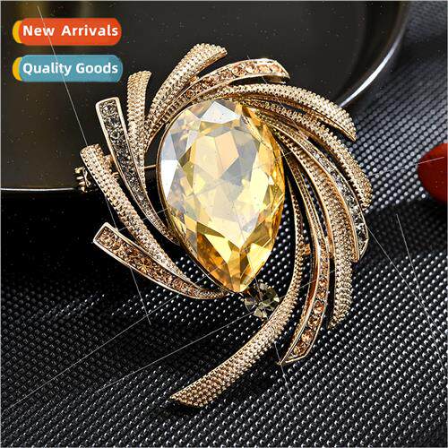 Bright star high-grade champagne crystal brooch luxury corsa