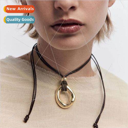 Europe fall winter new jewelry geometric simple pendant hip-
