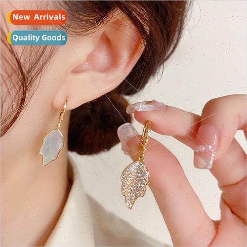 Fashion Zirconia Asymmetrical Shell Leaf Earring Earrings Ea