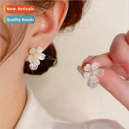 Summer new gentle flower earrings 925 silver pin fashion swe