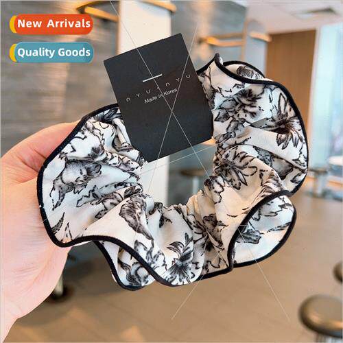 black whe simple broken flowers wooden ear edge double layer