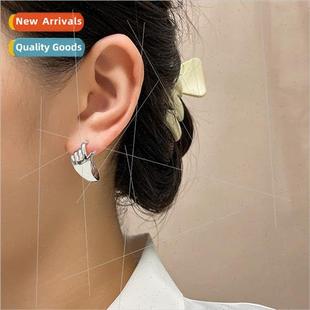 Street Fashion Five Embrace HClaw Earrings Finger Earri Palm