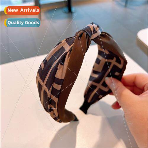 Retro chic ~ top head knot wide  letters color combination p