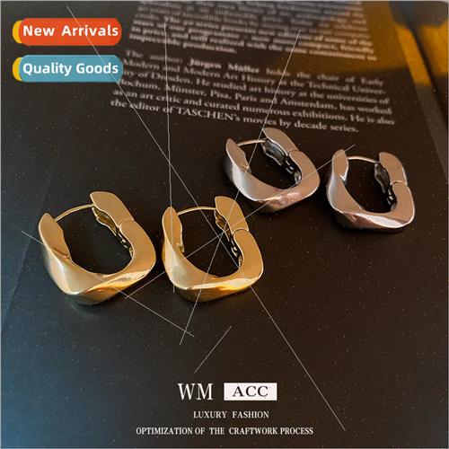 Plating twisted U-shaped trapezoidal earrings commuter versa