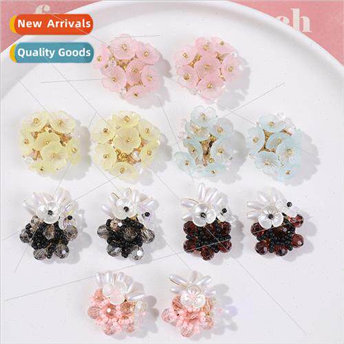 Small fresh design sense of two-color pearl crystal flowers
