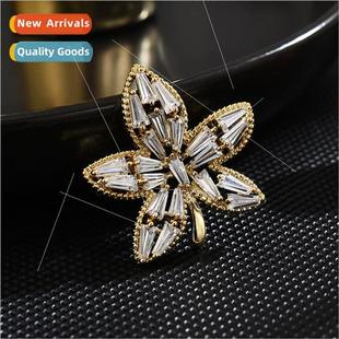 small five pin lapel brooch leaves flower petal cute Korea