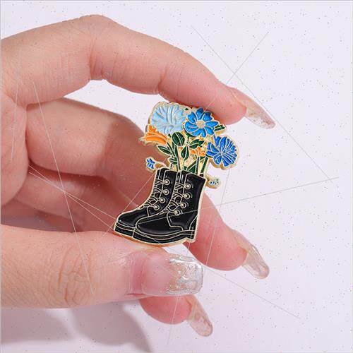 New Blooming Martin Boots Styling Vintage Alloy Badge Backpa