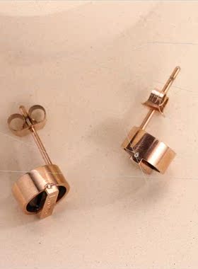 Korean  simple metal wind personaly creative  earrings strai