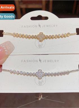 Delicate mple Super Shiny Zirconia Quafoil Flower Bracelet c