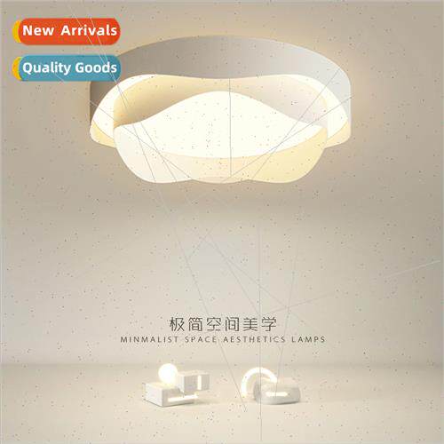 Minimalist bedroom minimalist 2022 new flowers cream wind ma