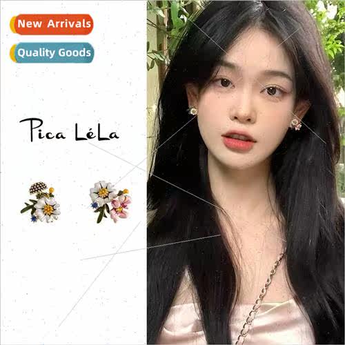 Korea Mori daisy flower asymmetrical earrings female sense F