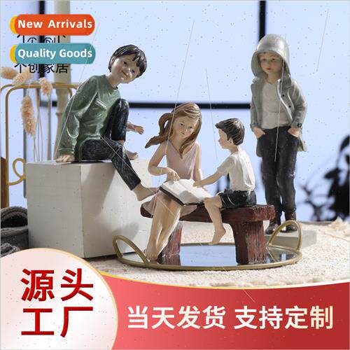 Children gifts resin ornaments character sculpture bookcase