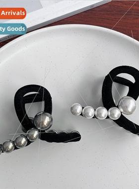 Flocking shark clip female 2023 new hair volume less pearl g