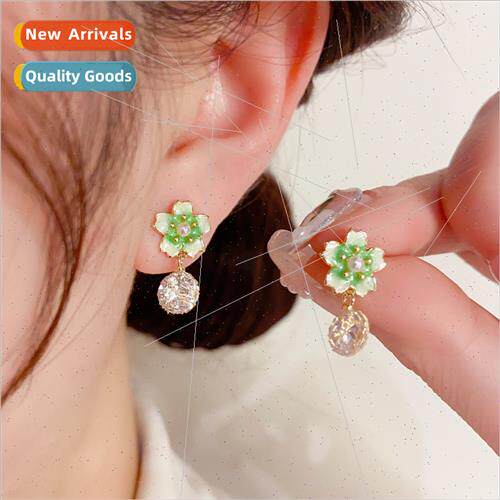 Summer new Koreasweet oil drop green small flower earrings f