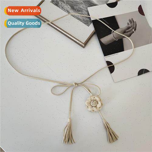 Women  simple versatile thin belt flower pendant leather kno