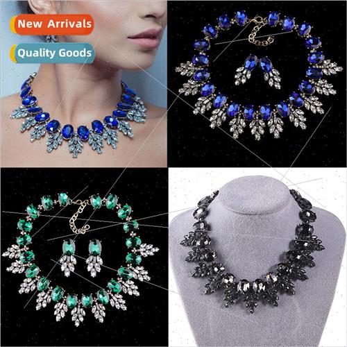 Jewellery super sparkling inlaid glass diamond sapphire neck