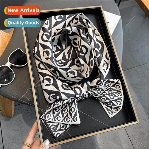2021 fall winter new flat corner warm silk scarf women decor