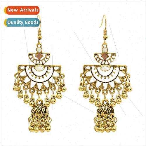 Europe retro ethnic earrings fashion set shooting tourist at
