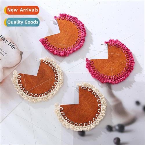 Fashion ins C-shaped wooden earrings hand-woven cotton threa