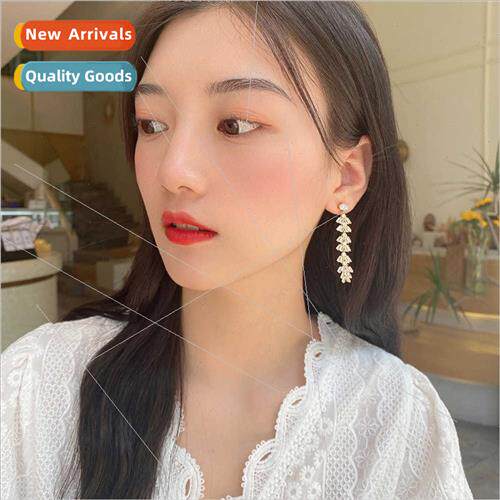 Leaf earrings super fairy temperament long show face thin ea