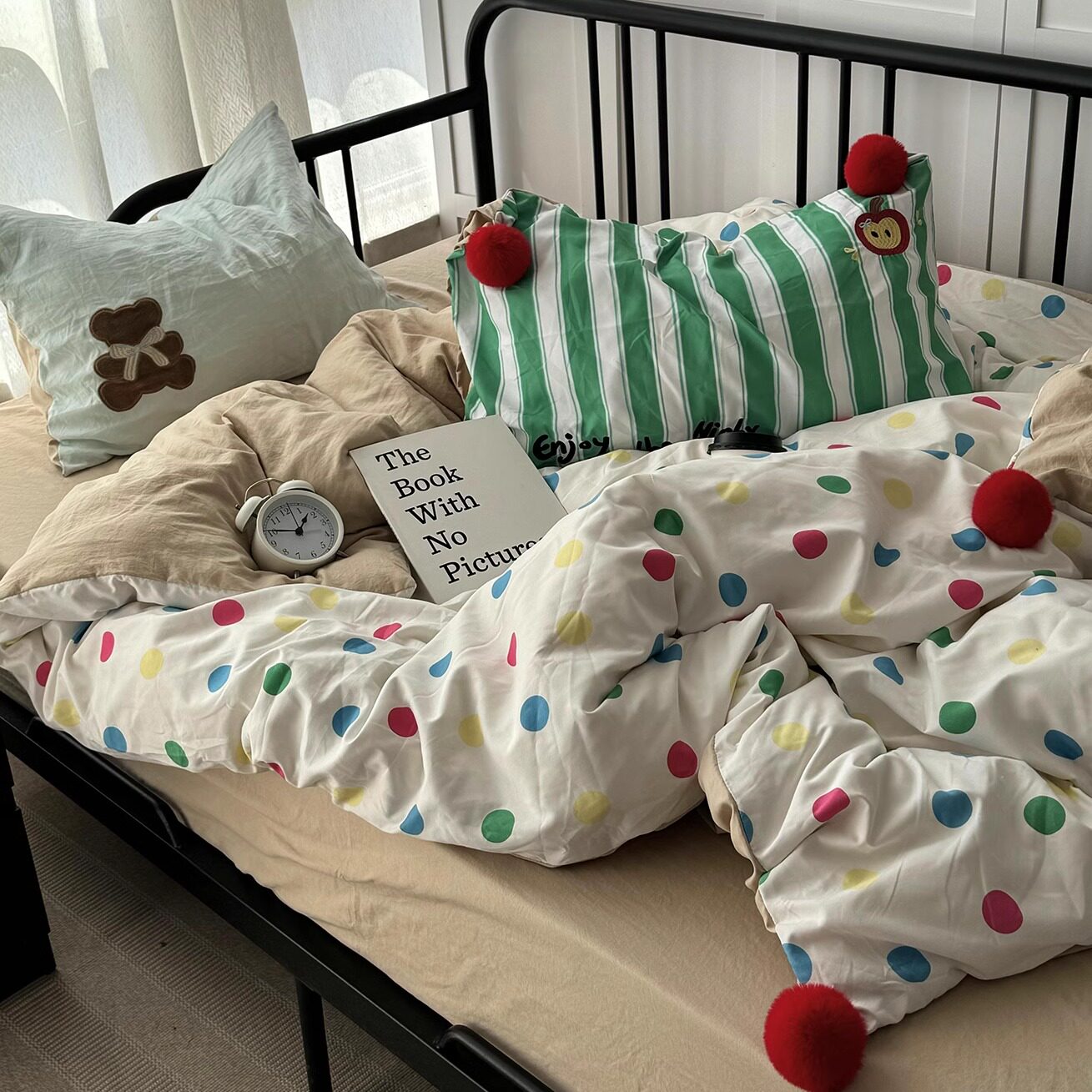 多巴胺少女波点毛球四件套