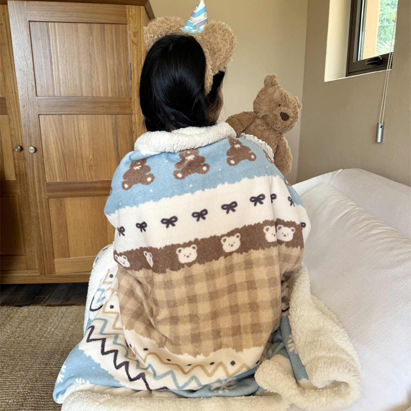 学生毛毯牛奶绒办公室午睡盖毯