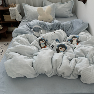 可爱音乐企鹅毛巾绣冬季保暖牛奶绒四件套加厚珊瑚绒法兰绒三件套