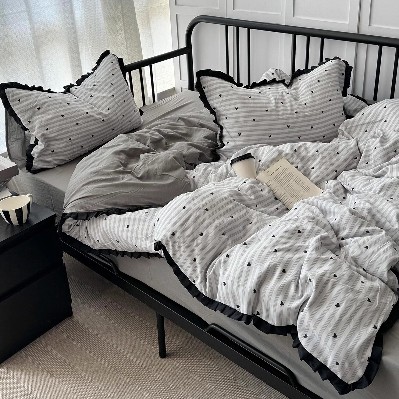 ins风简约灰色条纹爱心水洗棉四件套花边被套学生宿舍床单三件套