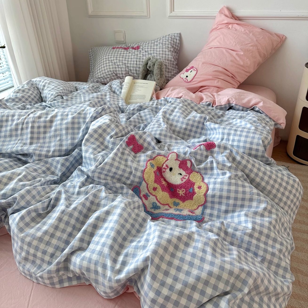 ins少女蓝格子卡哇伊猫咪毛巾绣水洗棉四件套粉色床单宿舍三件套
