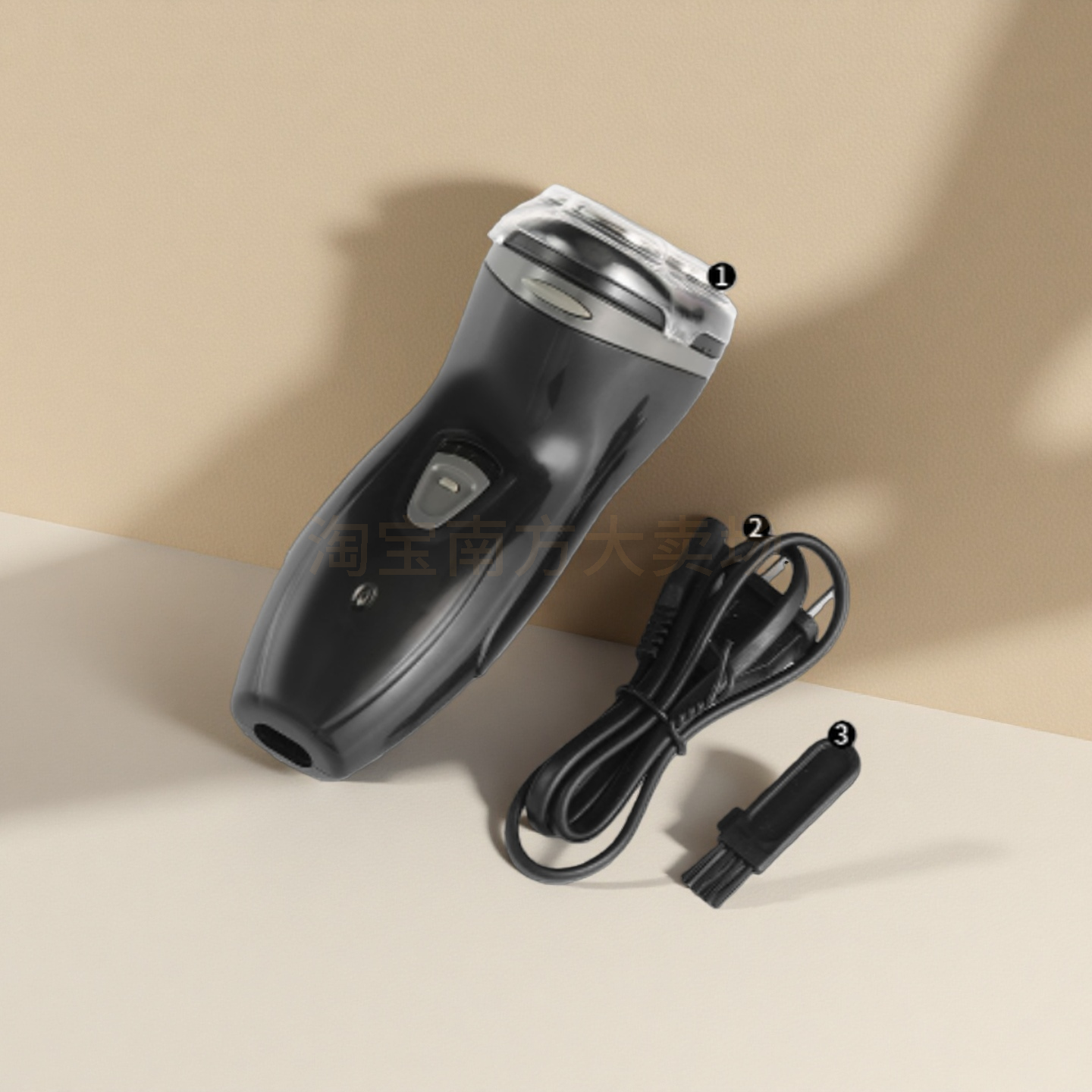 黑色三刀头电动剃须刀刀头水洗弹出式鬓角刀3W功率 充电式刮胡刀