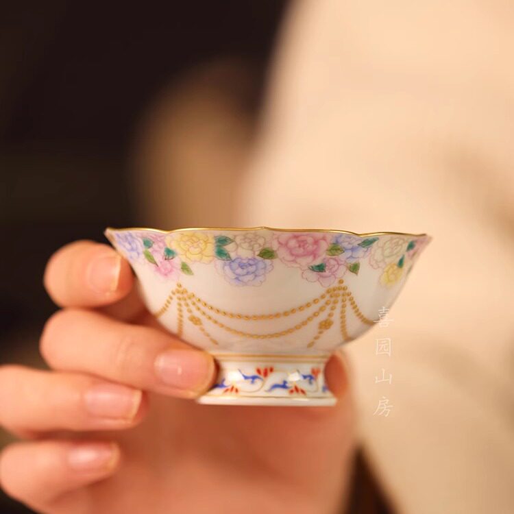灵玺贡坊花卉高足杯珐琅彩