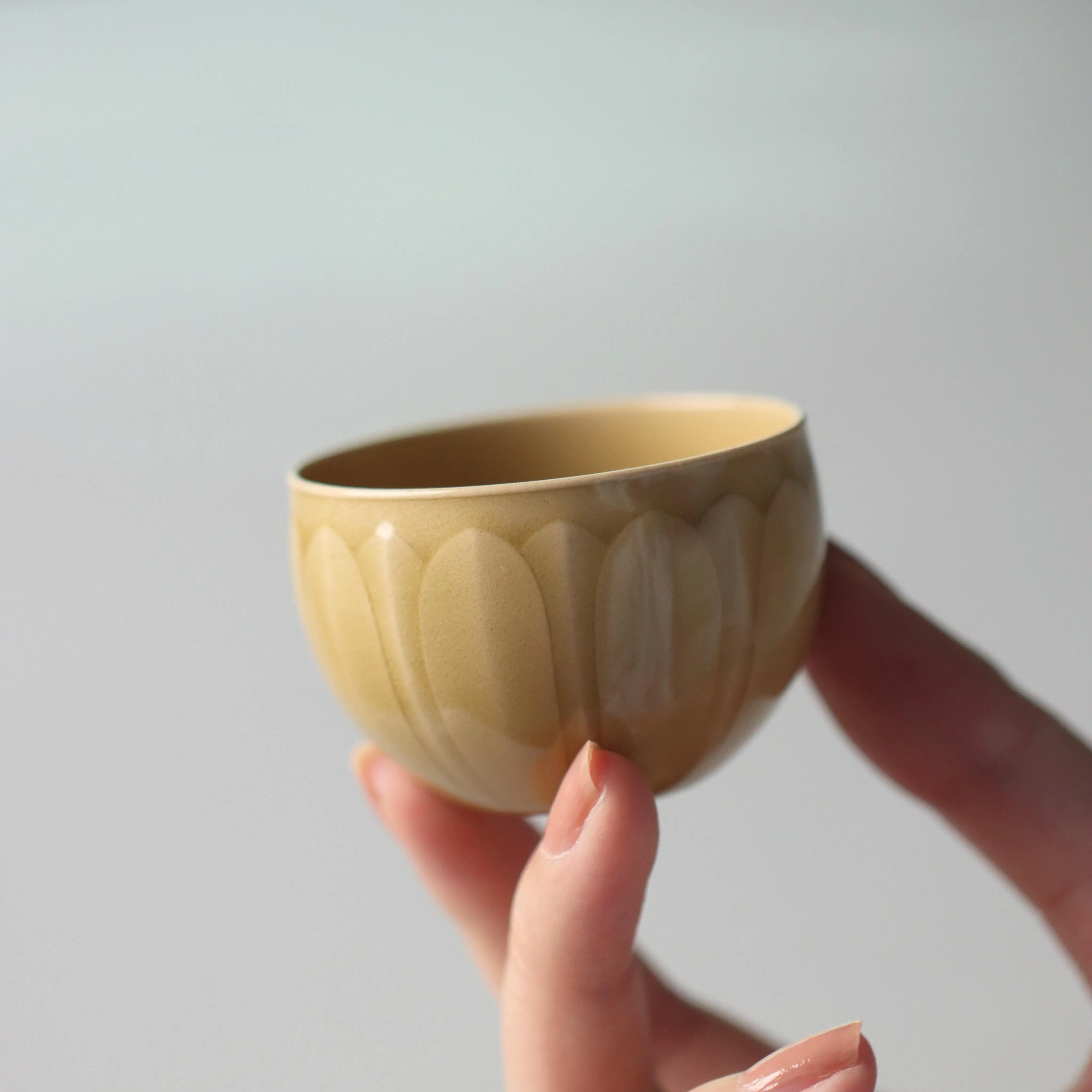 龙泉青瓷杨盛侃黄釉主人杯