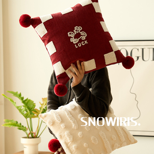 抱枕红色新年节日客厅沙发靠垫纯色马年简笔画高级感品质软装靠枕