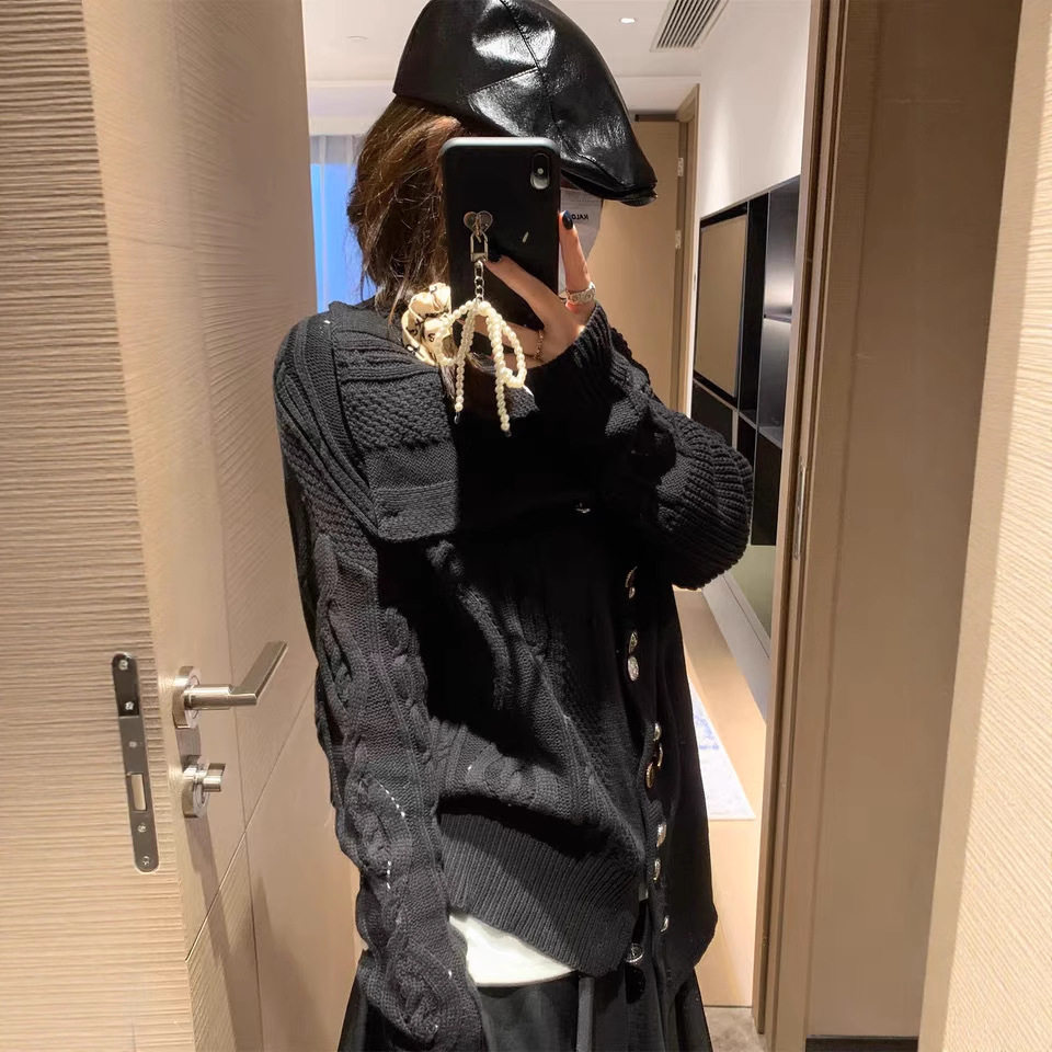重工不规则时髦个性多扣针织开衫女新款慵懒显瘦黑色毛衣外套