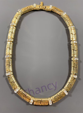 品牌打标镂空几何造型短款项圈女