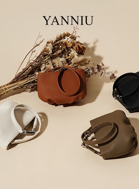 岩牛TOGO真皮零钱小包钥匙包时尚百搭休闲女小众单肩手提软皮女包