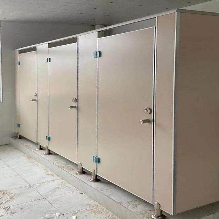 新款直销供应金属卫生间隔断板公共厕所覆膜铝蜂窝板淋浴间隔断洗