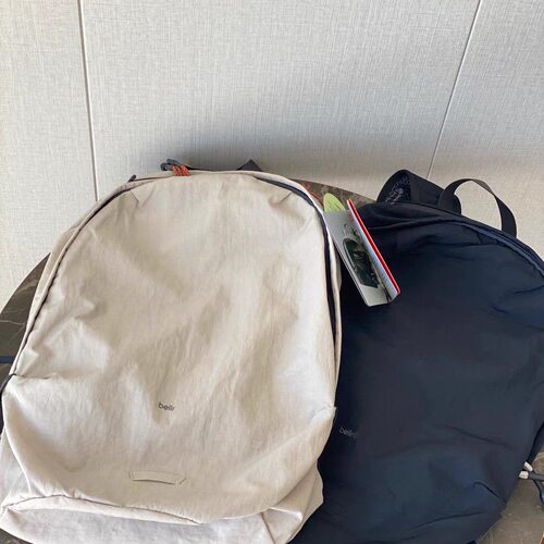 仅0.35kg 外贸原单  防水科技尼龙双肩背包  男女同款 登山户外