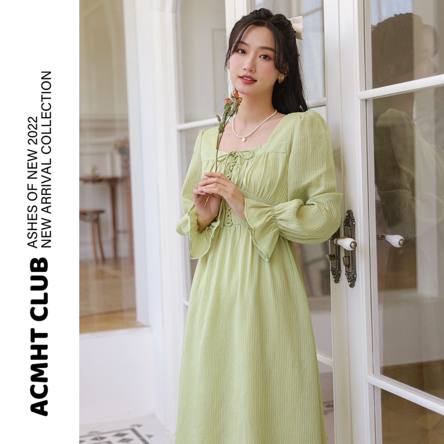 法式茶歇泡泡袖方领连衣裙女夏季新款气质刺绣收腰显瘦初恋中长裙