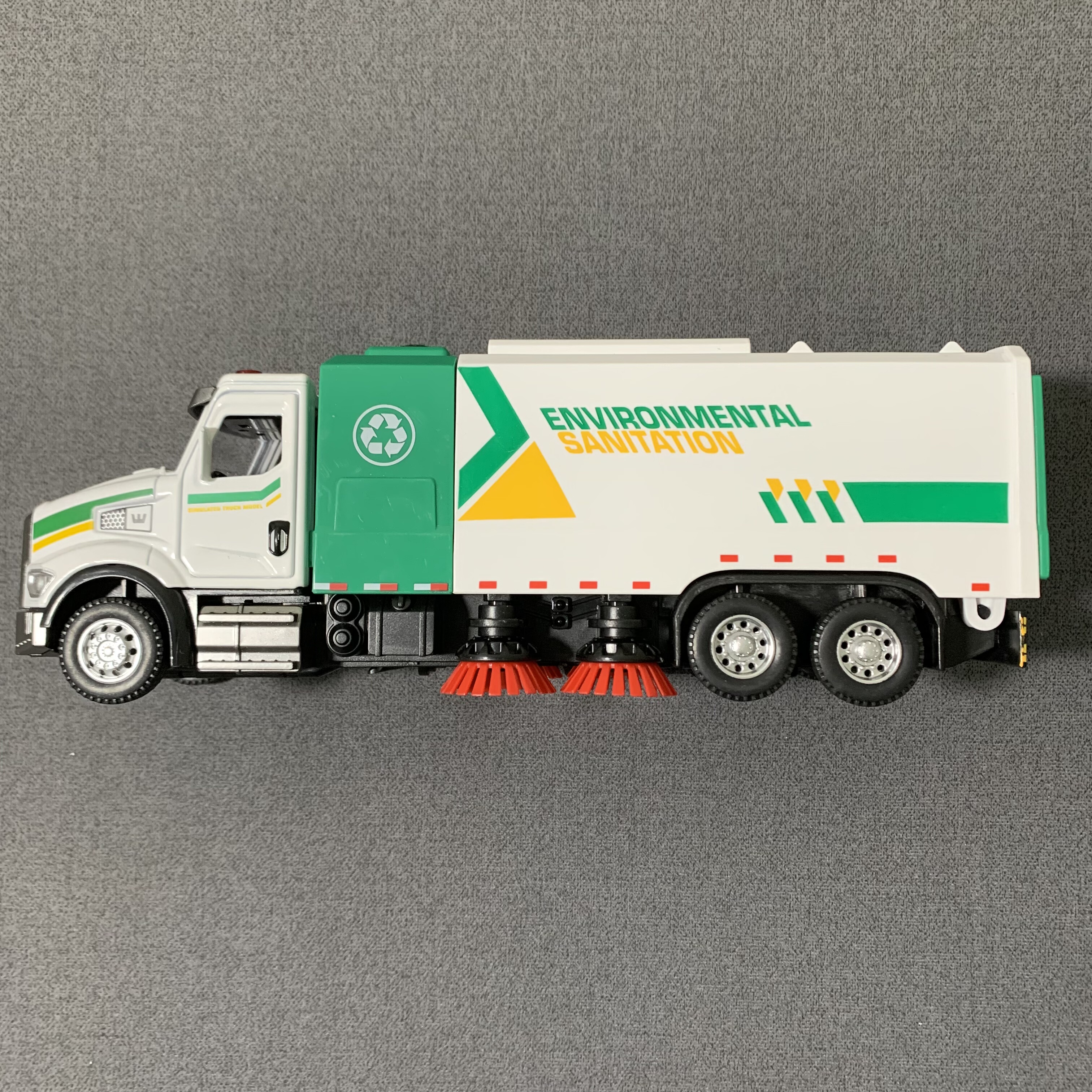 美式合金环卫车儿童玩具垃圾车耐摔声光城市道路清扫车工程车模型