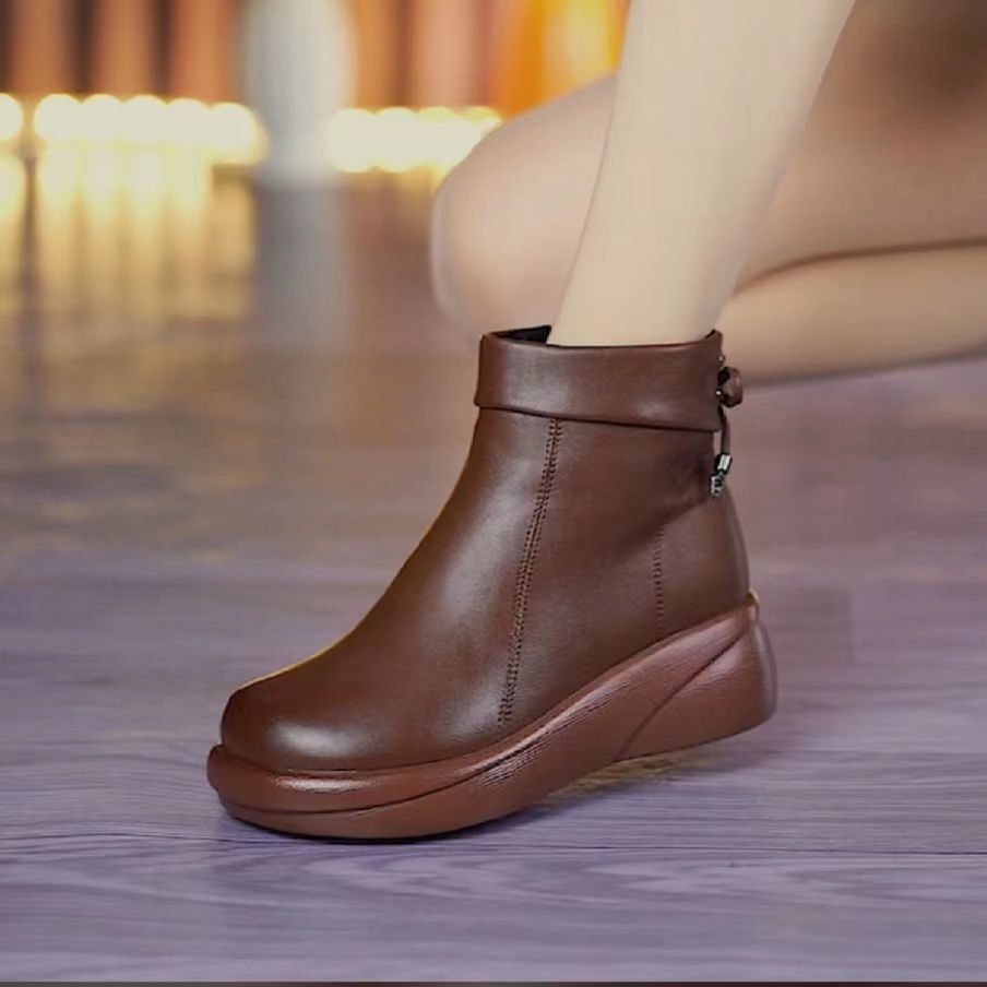 秋冬季新款软皮厚底松糕坡跟短筒靴子民族风单靴女士高跟复古女靴