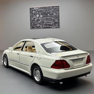 潮玩合金汽车模型1:32丰田十二代皇冠仿真豪车经典收藏摆件玩具车