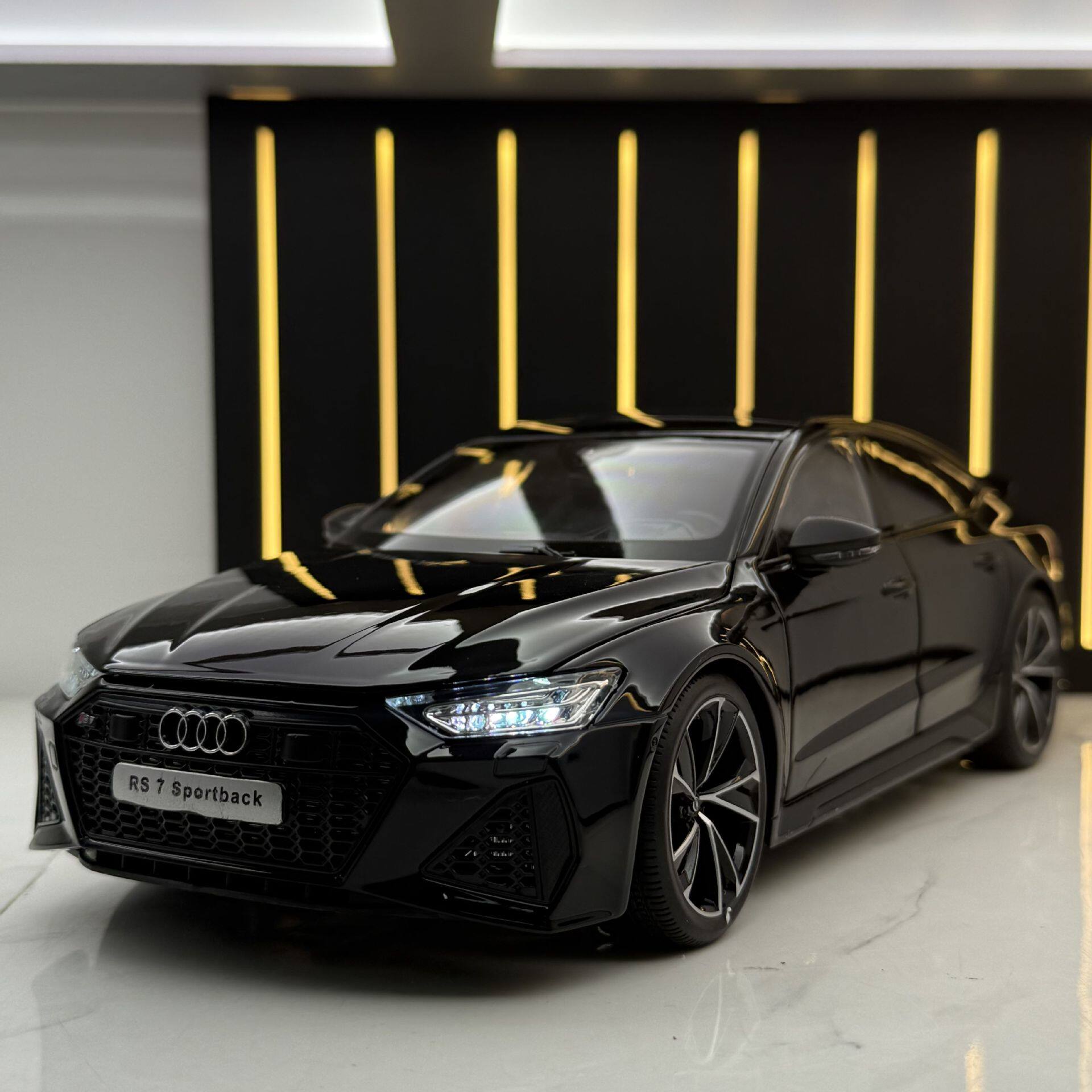 奥迪RS7合金汽车模型遥控玩具车