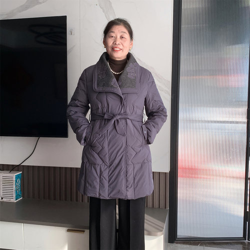 妈妈冬装中长款鸭绒保暖羽绒服女