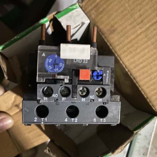 可议价热继电器LRD3359C 48-65A，未使用，