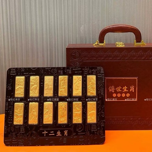 足金999传世生肖礼盒2.4克
